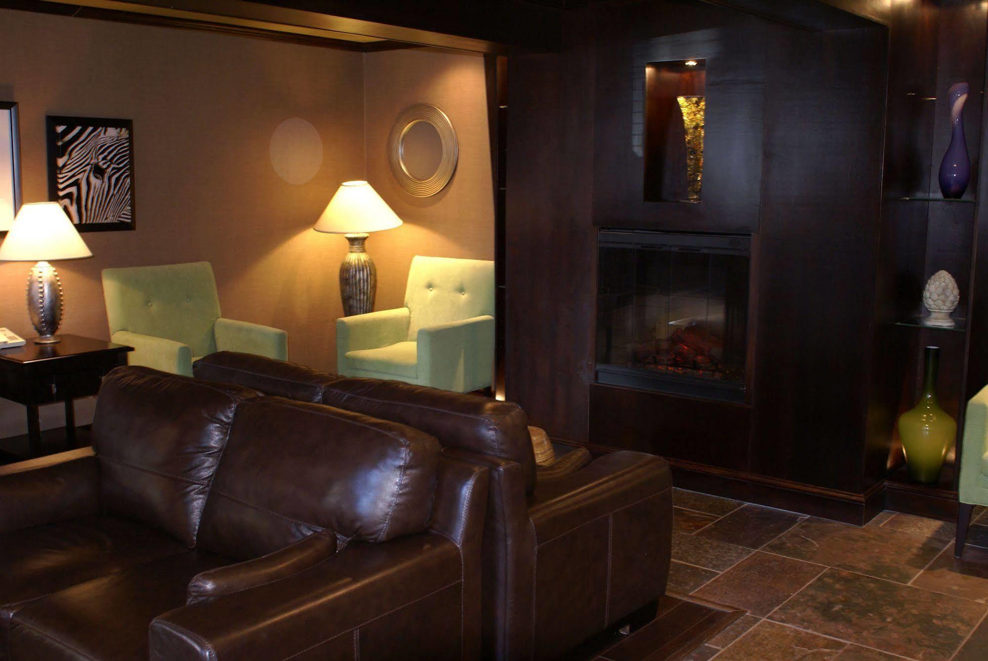 เดอะ โฮเต็ล ออน พาวนัล Hotel ชาร์ลอตต์ทาวน์ ภายนอก รูปภาพ