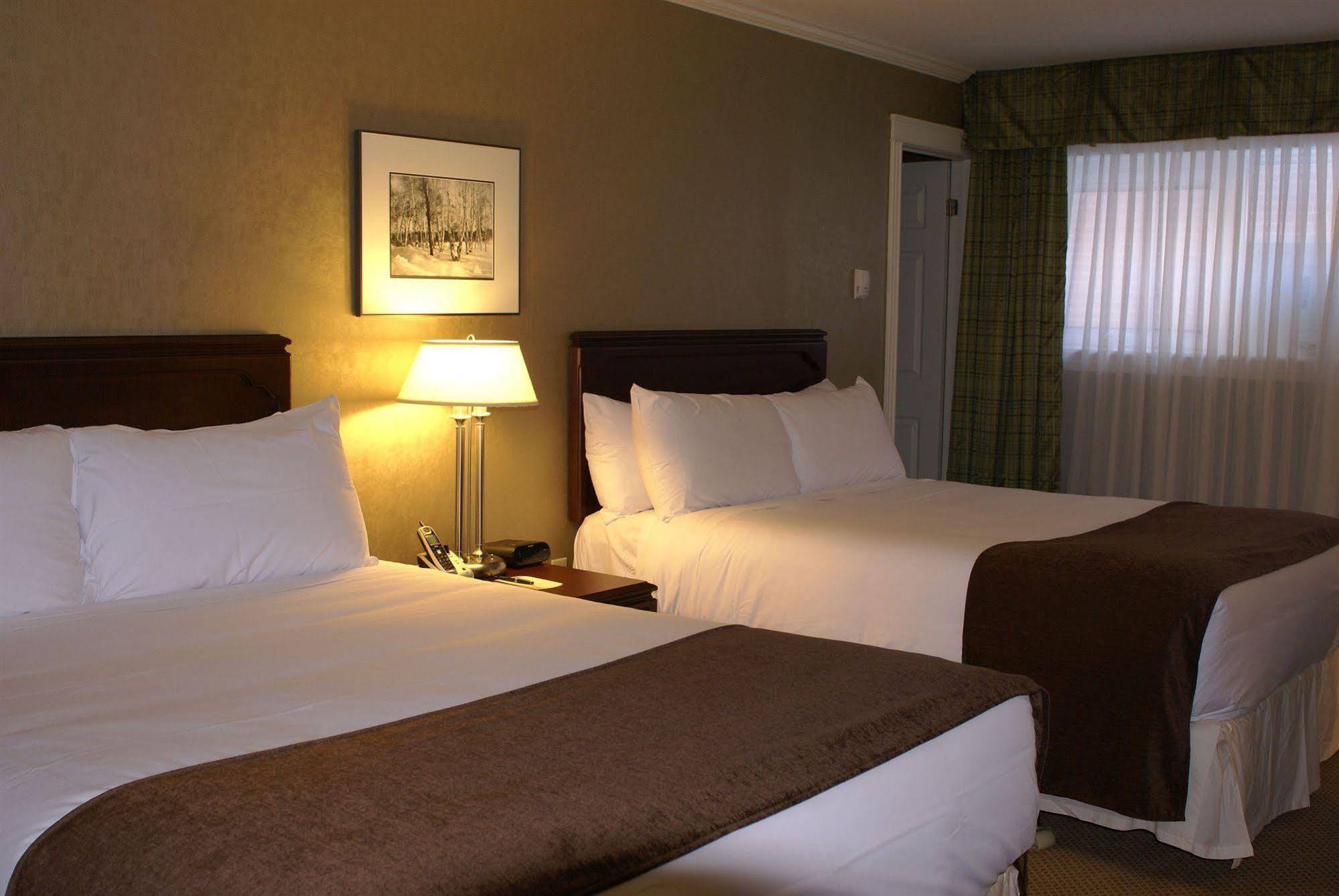 เดอะ โฮเต็ล ออน พาวนัล Hotel ชาร์ลอตต์ทาวน์ ภายนอก รูปภาพ